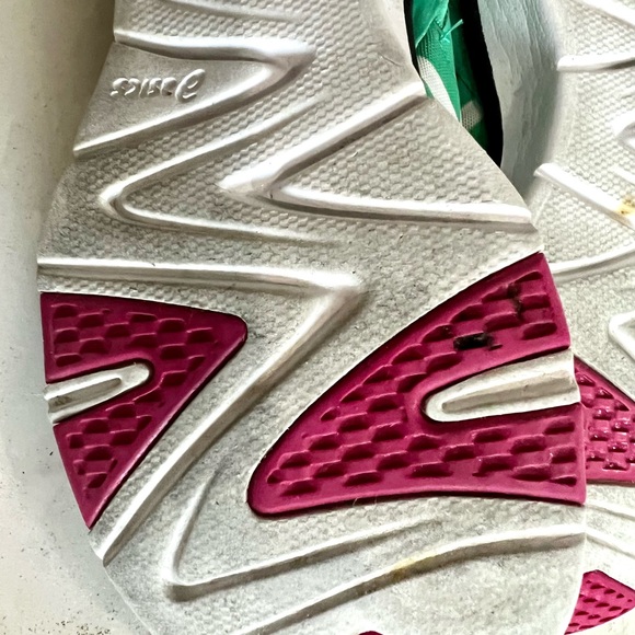 ASICS women's 6.5 shoes - Picture 7 of 9